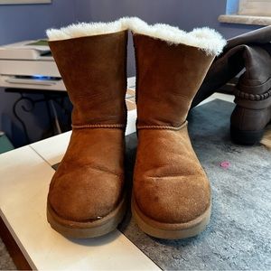Tan Ugg Bailey Bow boots